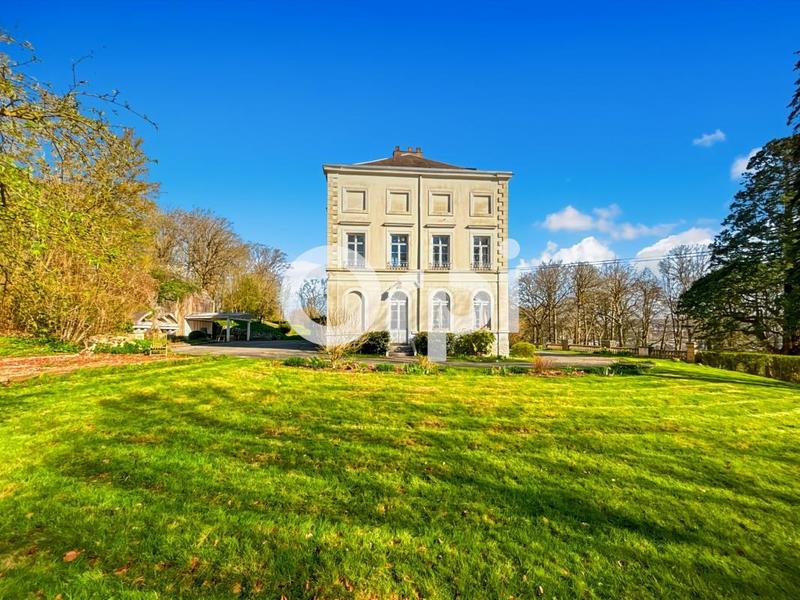 Maison de campagne - 625 m² - 21 pièces