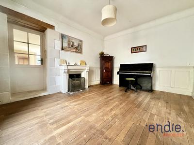 Maison - 258 m² - 9 pièces