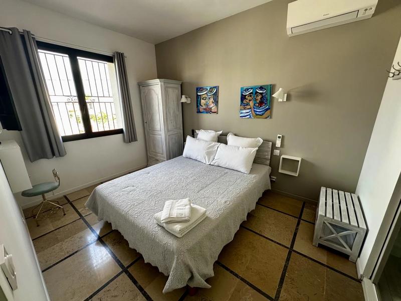 Maison chambre d'hôtes - 340 m² - 8 pièces