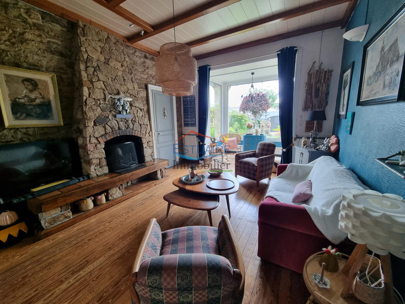 Maison - 239 m² - 10 pièces