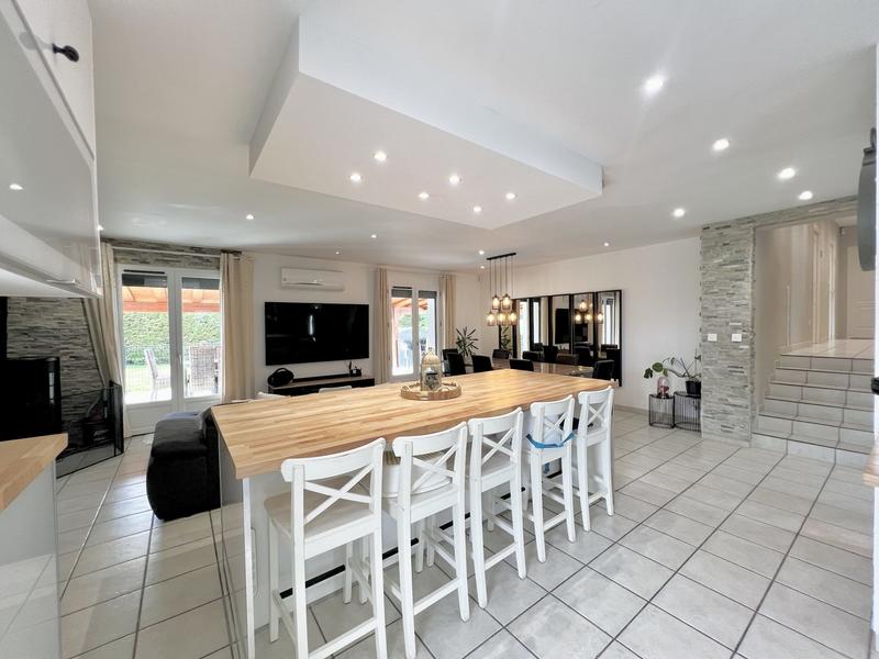 Maison - 164 m² - 8 pièces