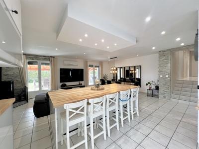 Maison - 164 m² - 8 pièces