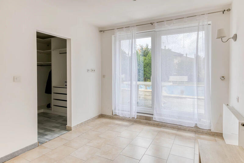 Maison - 182 m² - 9 pièces