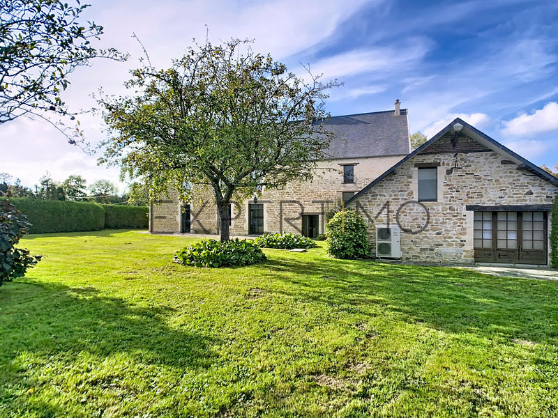 Maison - 240 m² - 9 pièces