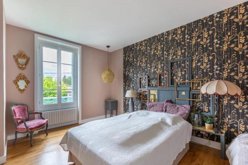 Maison - 320 m² - 8 pièces