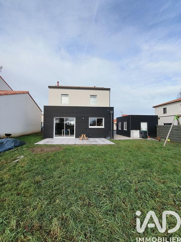 Maison - 97 m² - 5 pièces