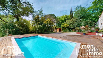 Maison - 180 m² - 7 pièces