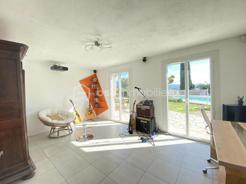 Villa - 185 m² - 6 pièces