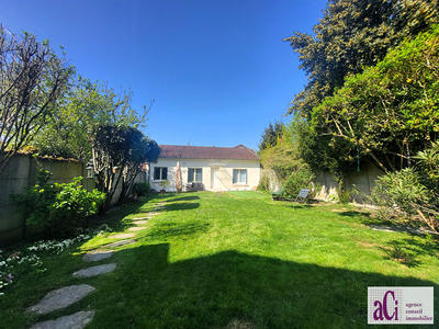 Maison - 140 m² - 5 pièces