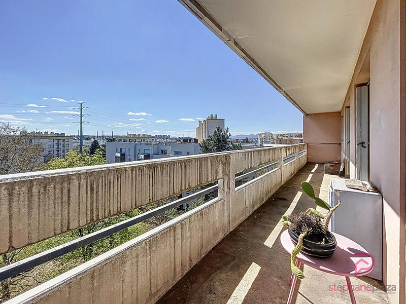 Appartement - 94 m² - 5 pièces