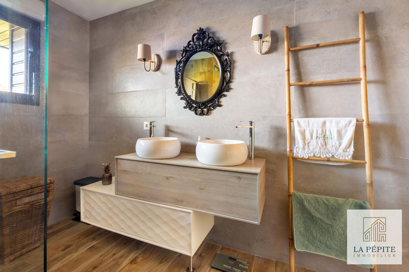 Maison - 138 m² - 5 pièces