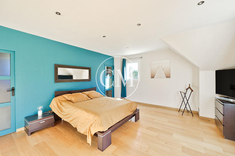 Maison - 182 m² - 6 pièces