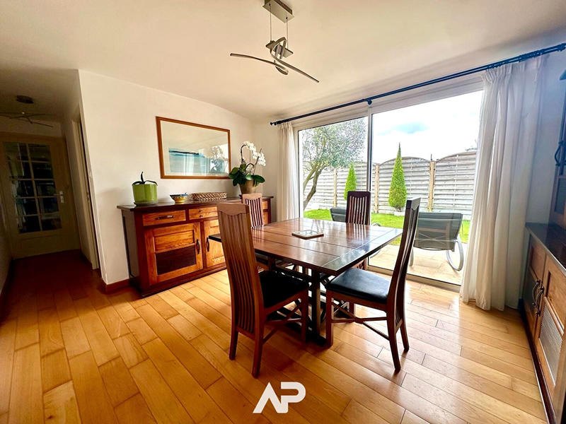 Maison - 161 m² - 7 pièces