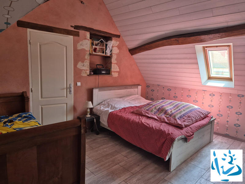 Maison - 185 m² - 9 pièces