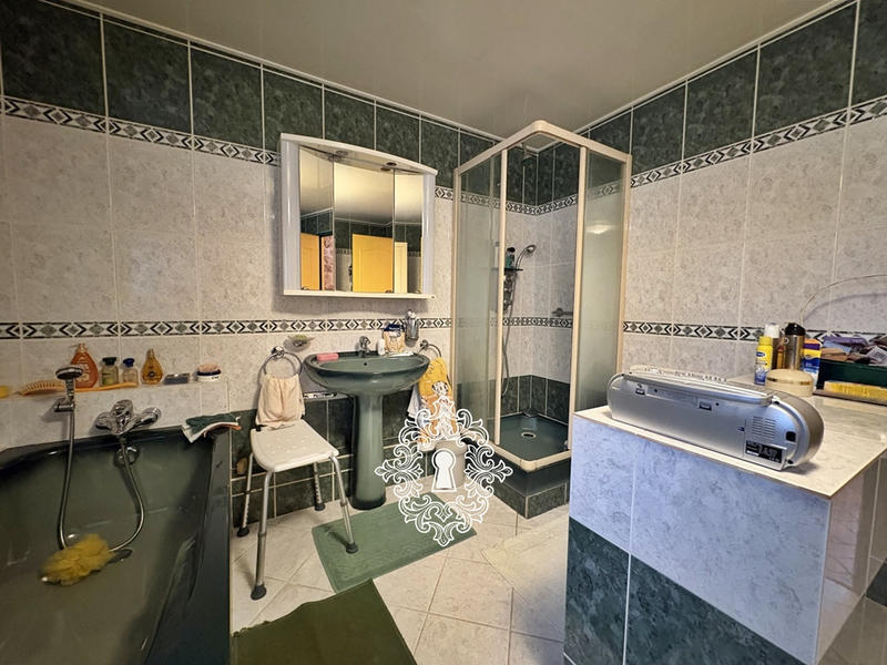 Maison - 195 m² - 5 pièces