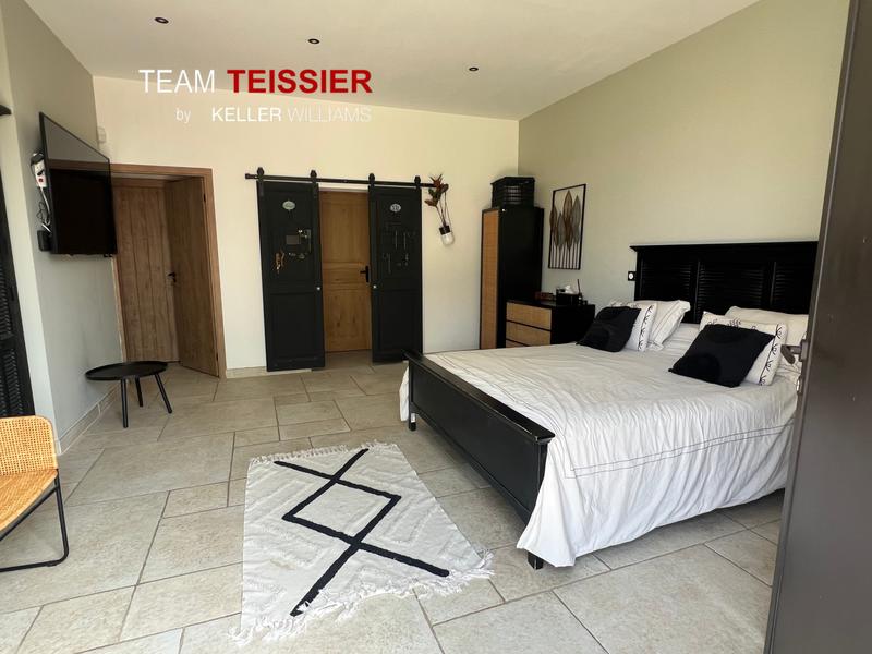 Maison - 210 m² - 8 pièces