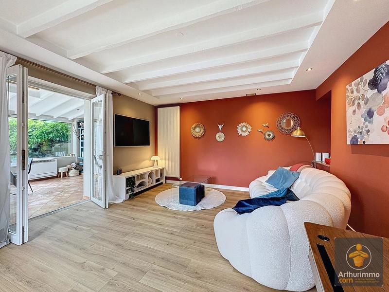 Maison - 210 m² - 6 pièces