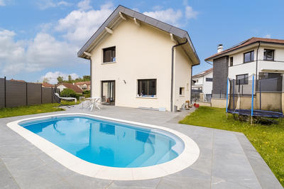 Maison - 280 m² - 6 pièces