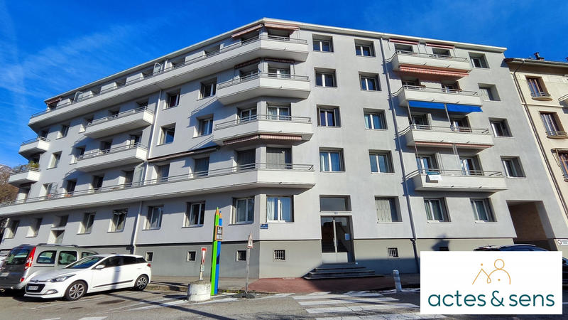 Appartement - 94 m² - 5 pièces