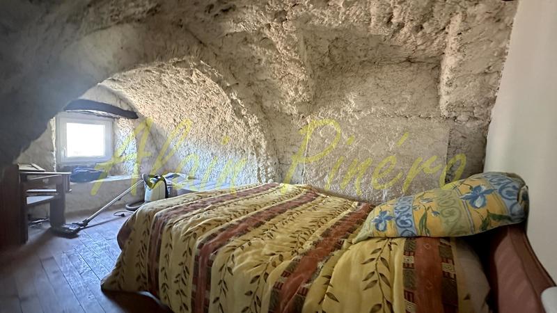 Maison en pierre - 68 m² - 5 pièces