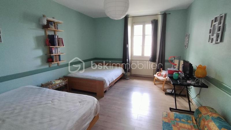 Maison - 260 m² - 11 pièces