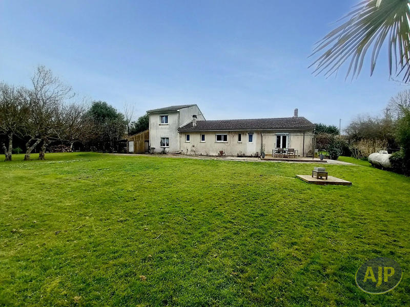 Maison - 175 m² - 8 pièces