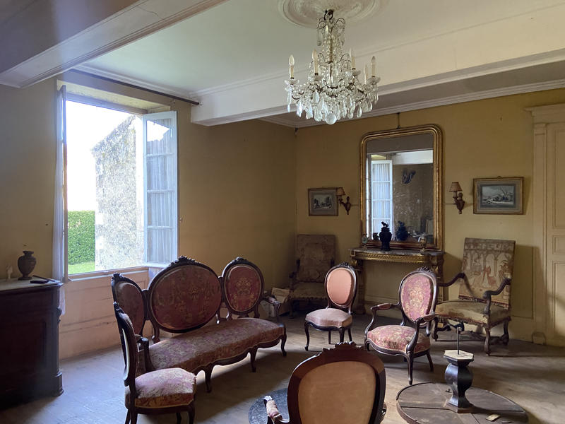 Maison - 623 m² - 22 pièces