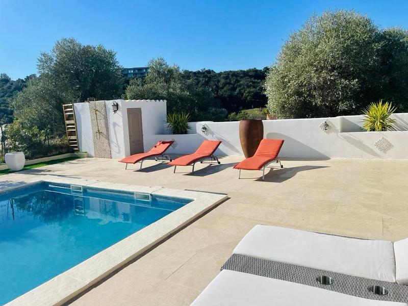 Villa - 250 m² - 9 pièces