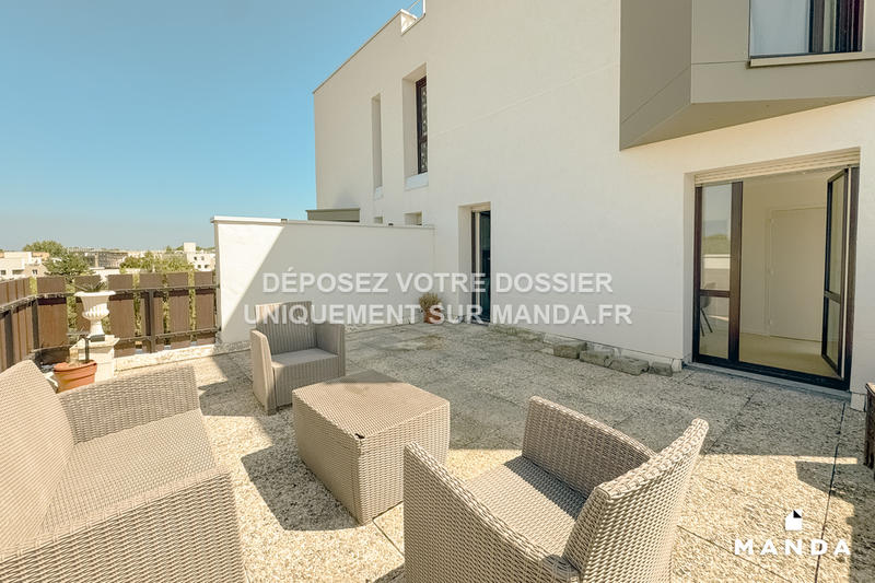 Chambre - 25 m² - 6 pièces