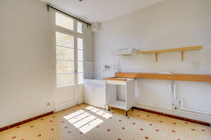 Maison - 260 m² - 11 pièces