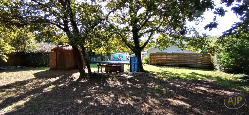 Villa - 215 m² - 6 pièces