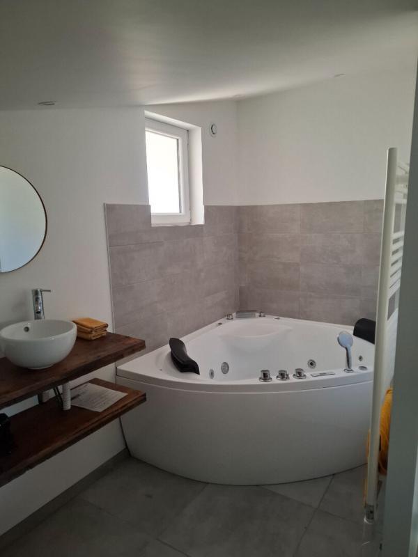 Maison - 210 m² - 10 pièces