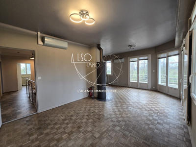 Maison traditionnelle - 185 m² - 6 pièces