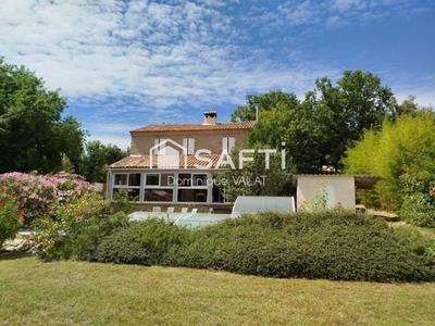 Maison - 218 m² - 5 pièces