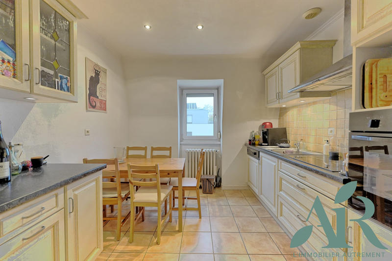 Appartement - 96 m² - 5 pièces