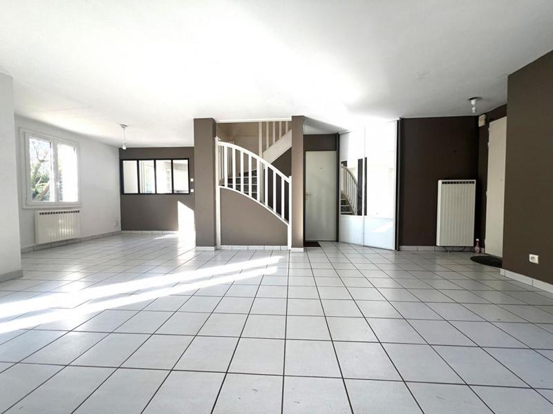 Maison - 138 m² - 7 pièces