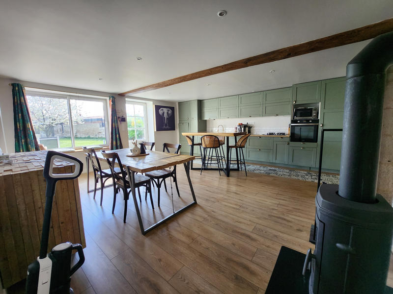 Maison - 180 m² - 7 pièces