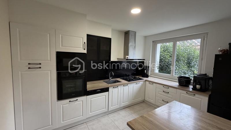 Maison - 111 m² - 5 pièces