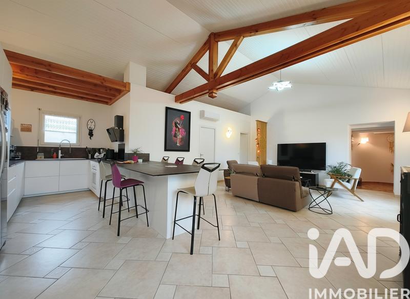 Maison - 211 m² - 6 pièces