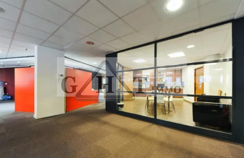 Bureau - 600 m²