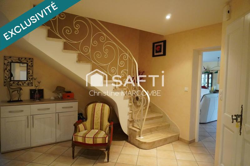 Maison - 222 m² - 8 pièces