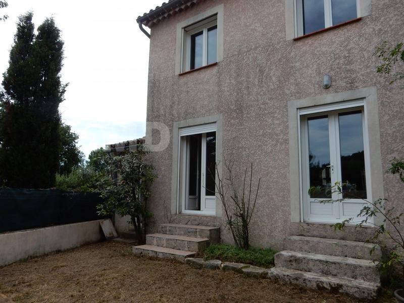 Maison - 96 m² - 4 pièces