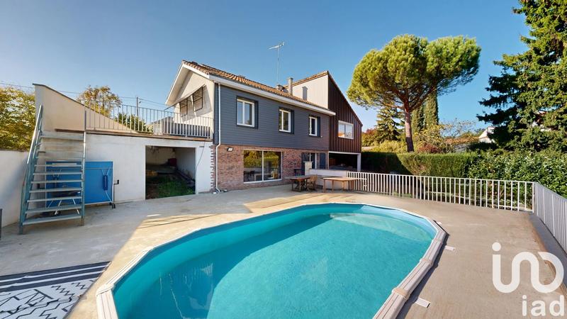 Maison - 213 m² - 9 pièces