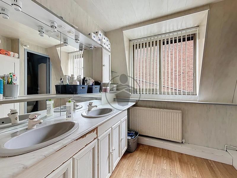 Maison - 93 m² - 5 pièces