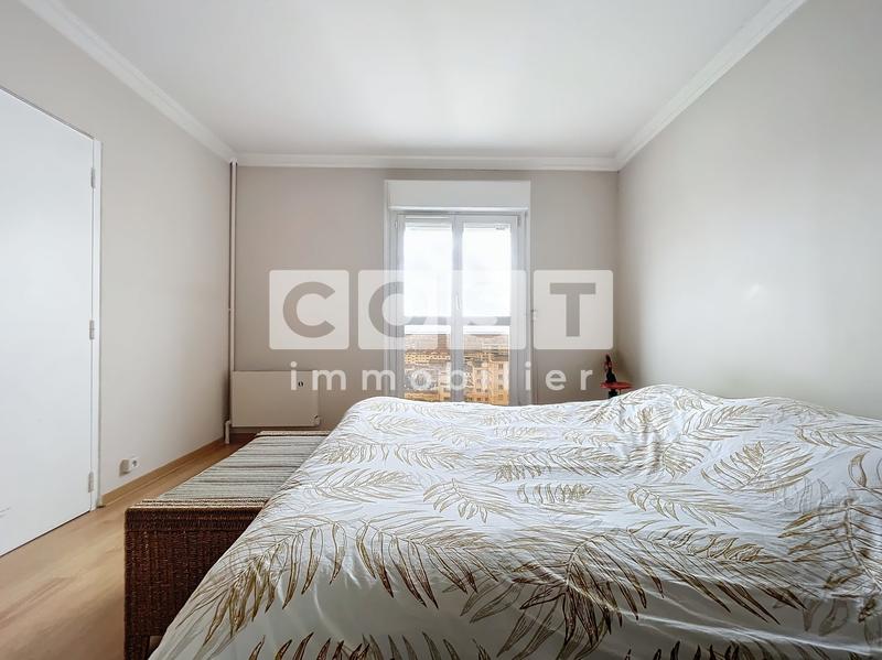 Appartement - 90 m² - 4 pièces