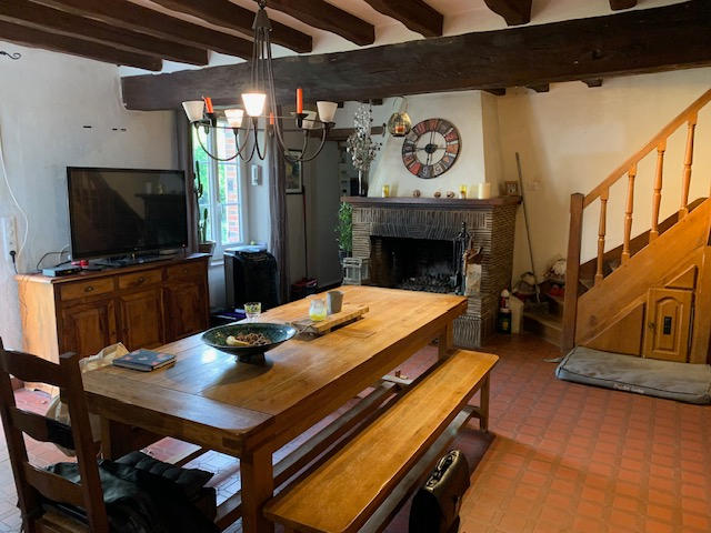 Maison - 221 m² - 8 pièces