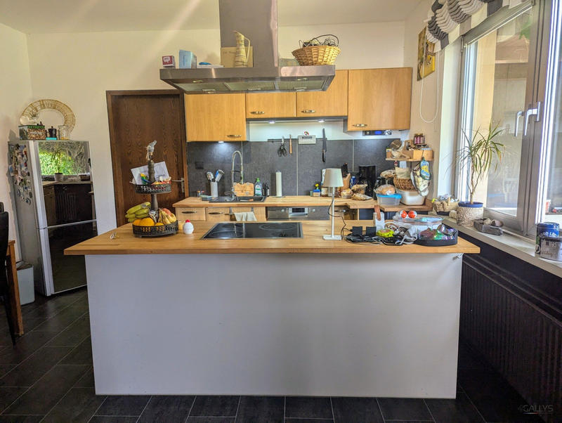 Maison - 170 m² - 9 pièces