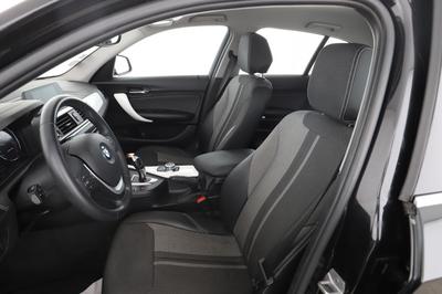 Bmw Série 1 118i UrbanChic Bva8 5p 136 ch