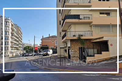 Parking / Garage - 14 m²