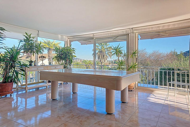 Maison - 199 m² - 7 pièces